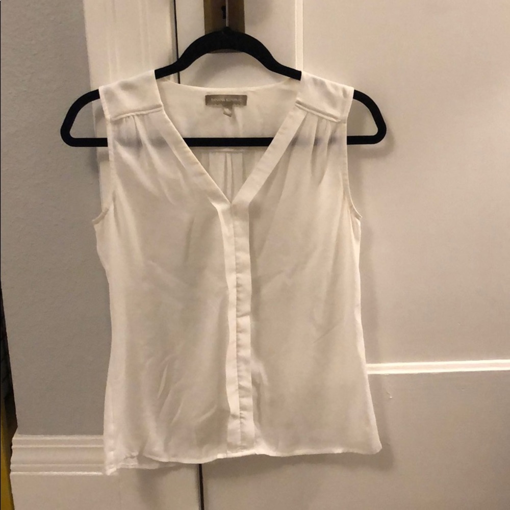 White Banana Republic sleeveless blouse, Size 2